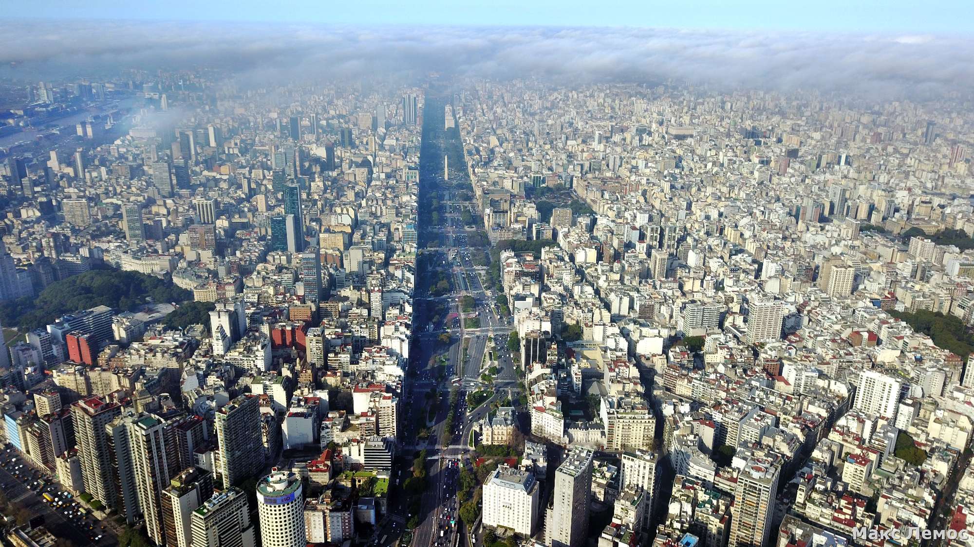 Проспект 9 июля в Буэнос-Айресе